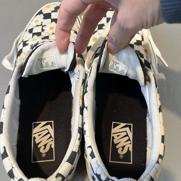 Vans Off The Wall Checkerboard Daisy Women’s Size 8.5 Skateboard Casual Shoes - Picture 7 of 8